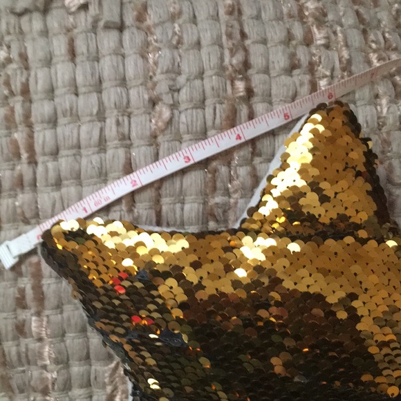 NWT- Two tone sequins plush star pillows - Picture 5 of 8